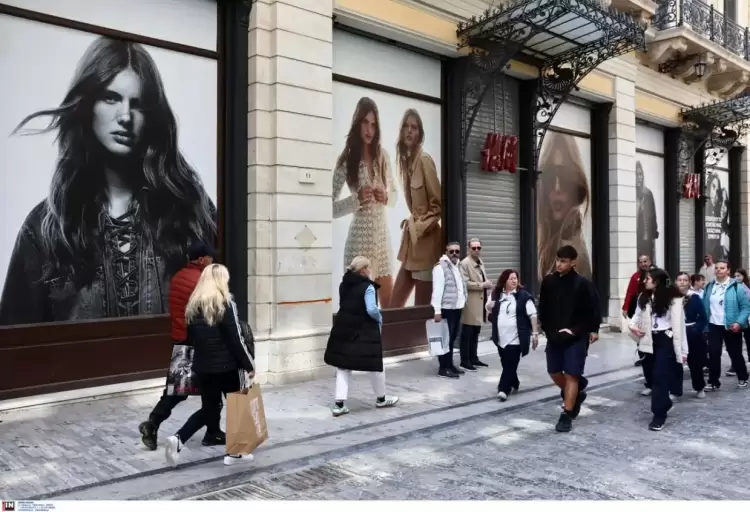 Ανοιχτά καταστήματα: Οι 4 Κυριακές της εορταστικής περιόδου 2025