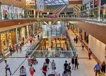 Ανοιχτά καταστήματα τέσσερις Κυριακές έως το τέλος του 2025 – Όλες οι ημερομηνίες