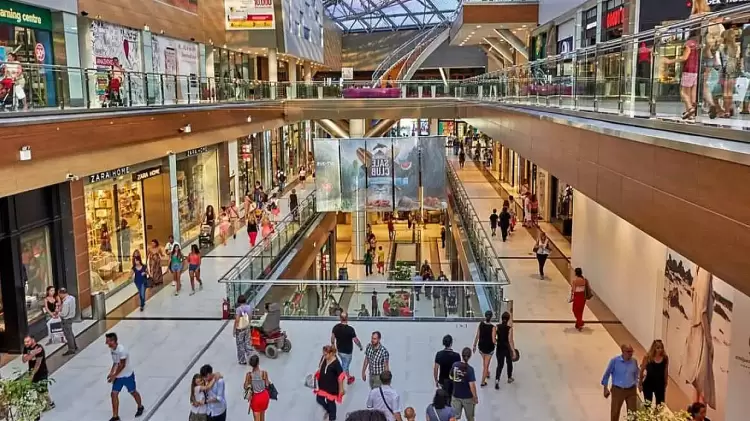 Ανοιχτά καταστήματα τέσσερις Κυριακές έως το τέλος του 2025 – Όλες οι ημερομηνίες