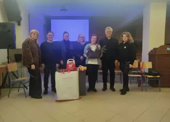 Δωρεά απινιδωτή στο Μουσικό Σχολείο Σιάτιστας από τον Σύλλογο «Νέα Ελπίδα»