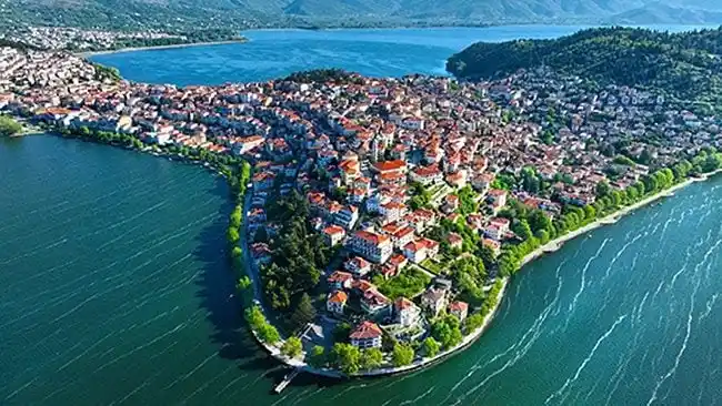 Δυτική Μακεδονία — Εκεί όπου η σιωπή της φύσης συναντά τη φωνή της παράδοσης Δυτική Μακεδονία — Εκεί όπου η σιωπή της φύσης συναντά τη φωνή της παράδοσης