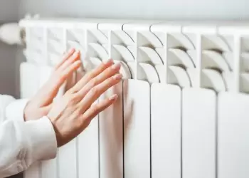 Επίδομα θέρμανσης 2025: Τα 10 Sos για διαχειριστές και ενοίκους πολυκατοικιών