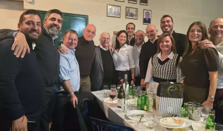 Φλώρινα: Πολιτικά πρόσωπα στο καζάνι του Σταύρου Παπασωτηρίου – Παρών ο Δένδιας και πλήθος βουλευτών