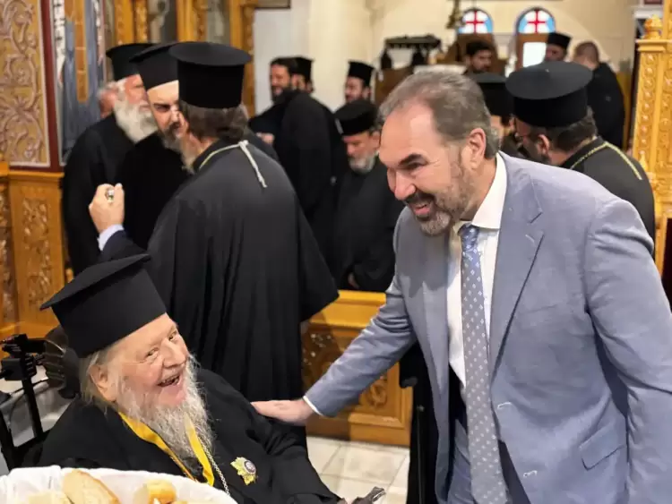 Φλώρινα: Τιμητική παρασημοφόρηση του γέροντα Μητροπολίτη Θεοκλήτου με τον Χρυσό Σταυρό