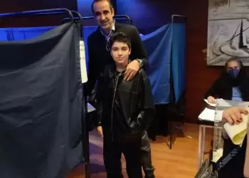 Ο Γρηγόρης Δημητριάδης ψήφισε στις εσωκομματικές εκλογές της ΝΔ μαζί με τον γιο του