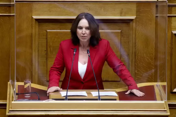 Καλλιόπη Βέττα: Να καταργηθούν οι δρακόντειες ποινές για αναπληρωτές και ωρομίσθιους εκπαιδευτικούς