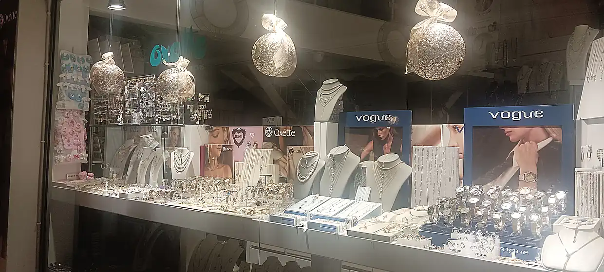 Κοζάνη: Πόλη και καταστηματάρχες ετοιμάζονται για τα Χριστούγεννα Κοζάνη: Πόλη και καταστηματάρχες ετοιμάζονται για τα Χριστούγεννα