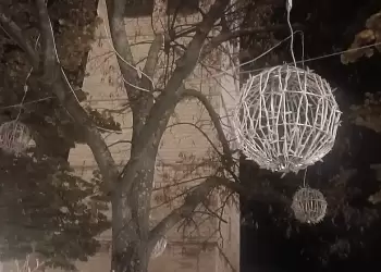 Κοζάνη: Πόλη και καταστηματάρχες ετοιμάζονται για τα Χριστούγεννα