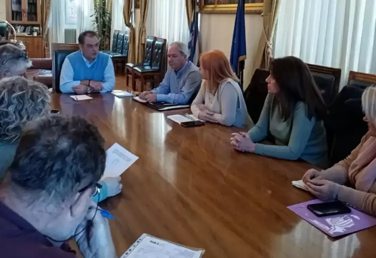 Κρίσιμα οικονομικά ζητήματα των Δημοτικών Σχολείων και Νηπιαγωγείων με τον Δήμαρχο Κοζάνης