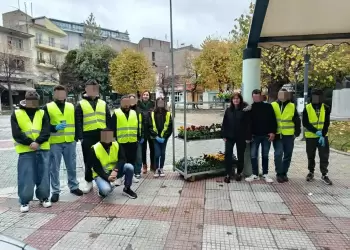 Με την εθελοντική συμμετοχή μαθητών και εκπαιδευτικών του 1ου Εργαστηριακού Κέντρου συνεχίστηκαν οι ανθοφυτεύσεις στη Φλώρινα