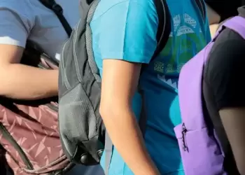 Νεανική παραβατικότητα: αυξημένα περιστατικά, περισσότερα κορίτσια και ο ρόλος της Τοπικής Αυτοδιοίκησης