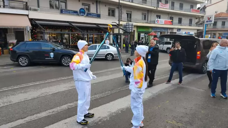 Η Ολυμπιακή Φλόγα Φώτισε τα Γρεβενά! Μήνυμα Ειρήνης και Ευγενούς Άμιλλας