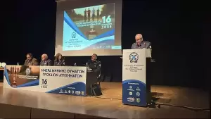 Πλήθος κόσμου στον Δρόμο Μνήμης στην Κοζάνη για τα θύματα τροχαίων ατυχημάτων Πλήθος κόσμου στον Δρόμο Μνήμης στην Κοζάνη για τα θύματα τροχαίων ατυχημάτων