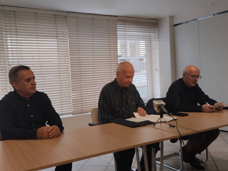 Τάσος Δημάκης, πρόεδρος συνταξιούχων ΔΕΗ: “Αυτή ειδικά η κυβέρνηση μας μισεί…. Δεν μπορεί να συνεχιστεί άλλο αυτή η πολιτική”