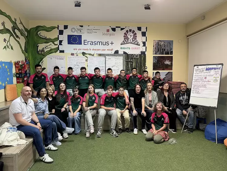 Βιωματικό εργαστήρι για Ψηφιακές δεξιότητες και Ανθρώπινα δικαιώματα από τον ΟΕΝΕΦ