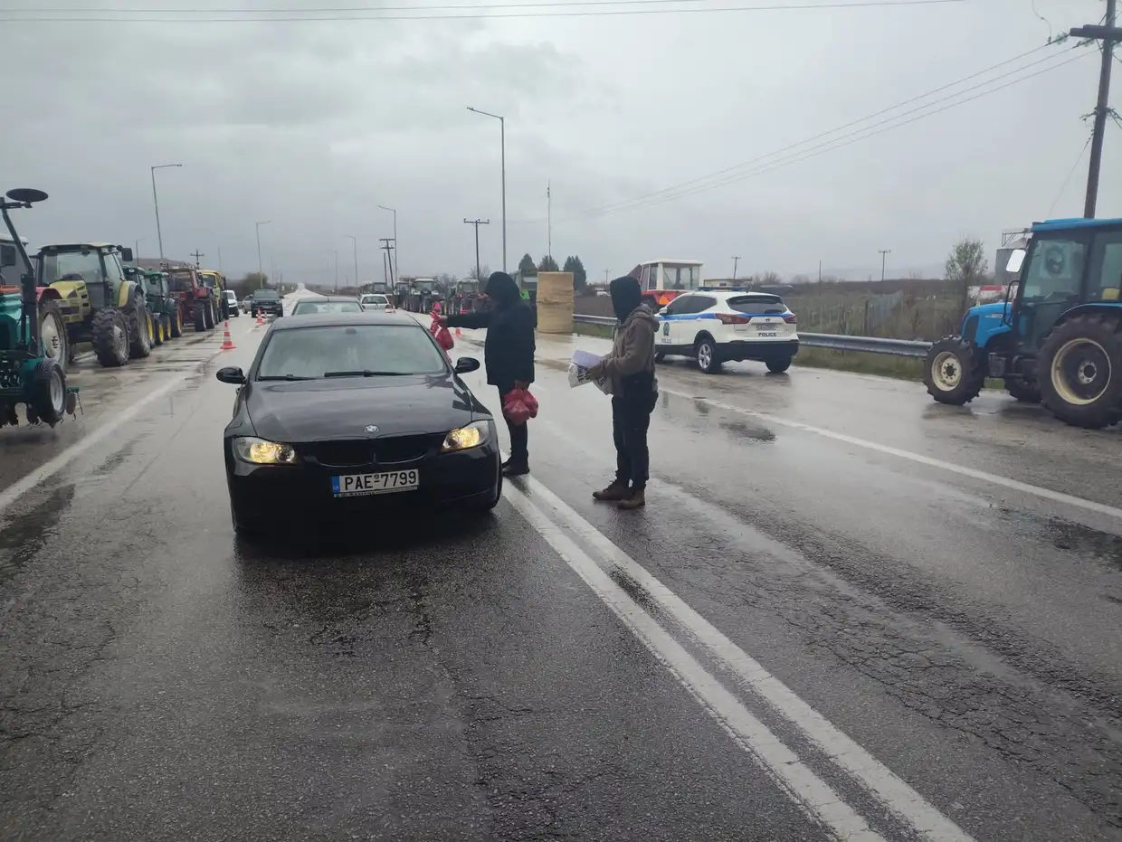 Αγρότες σε δράση...Έτοιμοι για όλα - Έφτασαν στην Σιάτιστα Αγρότες σε δράση…Έτοιμοι για όλα – Έφτασαν στην Σιάτιστα