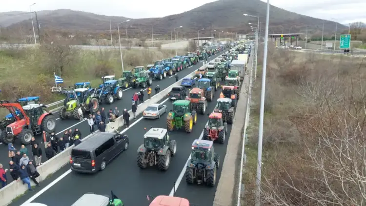 Αγρότες σε δράση...Έτοιμοι για όλα - Έφτασαν στην Σιάτιστα Αγρότες σε δράση…Έτοιμοι για όλα – Έφτασαν στην Σιάτιστα