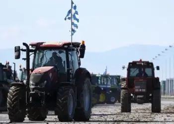 Αγρότες επιχειρούν μπλόκο στο αεροδρόμιο Μακεδονία Αγρότες επιχειρούν μπλόκο στο αεροδρόμιο Μακεδονία