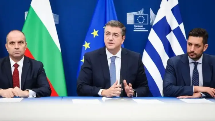 Ο άξονας Θεσσαλονίκη–Βουκουρέστι, ευρωπαϊκό ορόσημο, σύμφωνα με τον Απ. Τζιτζικώστα Ο άξονας Θεσσαλονίκη–Βουκουρέστι, ευρωπαϊκό ορόσημο, σύμφωνα με τον Απ. Τζιτζικώστα