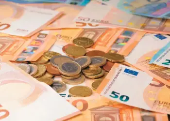 Αύξηση 8,1% στο διαθέσιμο εισόδημα των νοικοκυριών το β’ τρίμηνο 2025 Αύξηση 8,1% στο διαθέσιμο εισόδημα των νοικοκυριών το β’ τρίμηνο 2025