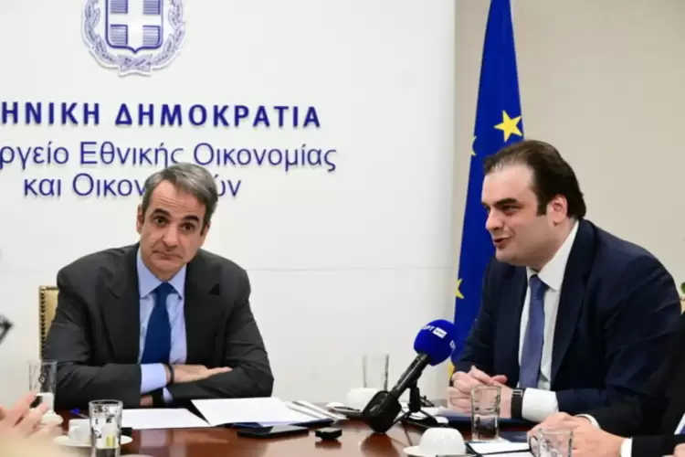 Επιδόματα:  επαναλαμβανόμενα «εμβόλιο φτώχειας», ψίχουλα να φάν κι οι κότες ….