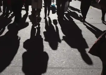 Έρευνα ΕΛΣΤΑΤ για το εργατικό δυναμικό: Στο 8,2% η ανεργία – Γυναίκες και νέοι στα υψηλότερα ποσοστά