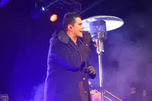 Φλώρινα: Φωταγωγήθηκε το Χριστουγεννιάτικο Δέντρο Φλώρινα