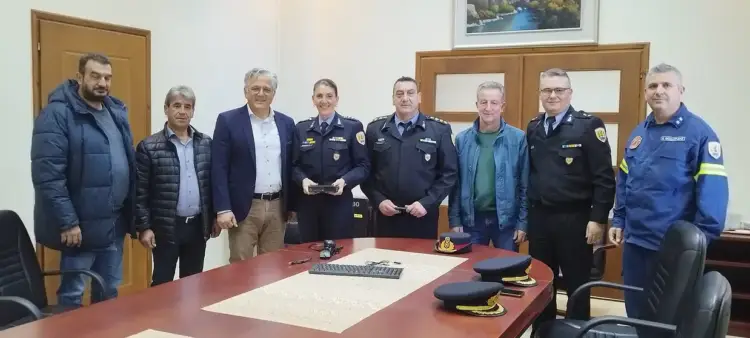 Ηλεκτρονικό εξοπλισμό παρέδωσε στη Σχολή Πυροσβεστών Τσοτυλίου ο Δήμαρχος Βοΐου, Χρήστος Ζευκλής Ηλεκτρονικό εξοπλισμό παρέδωσε στη Σχολή Πυροσβεστών Τσοτυλίου ο Δήμαρχος Βοΐου, Χρήστος Ζευκλής