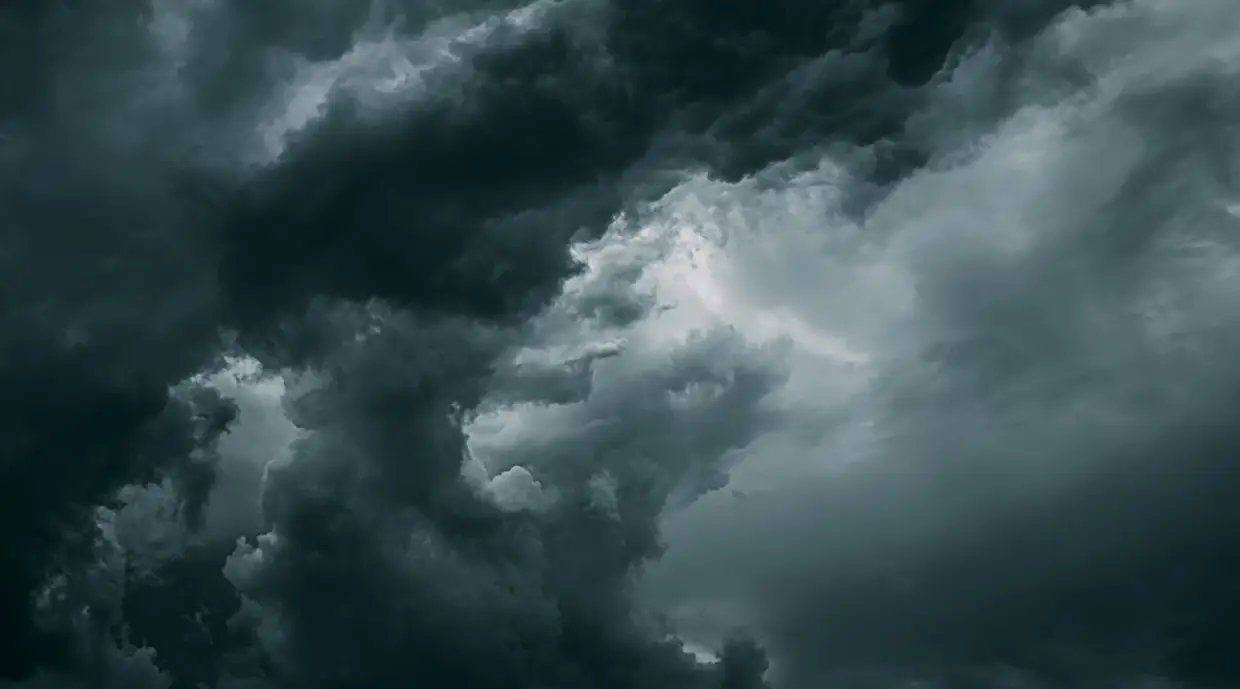 Καιρός: Κόκκινη προειδοποίηση από την ΕΜΥ – Βροχές, καταιγίδες, χαλάζι και άνεμοι έως 9 μποφόρ