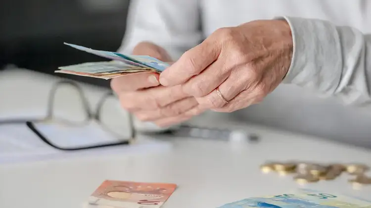 Καταργείται η προσωπική διαφορά – Τι αλλάζει για τους συνταξιούχους έως το 2027 Καταργείται η προσωπική διαφορά – Τι αλλάζει για τους συνταξιούχους έως το 2027