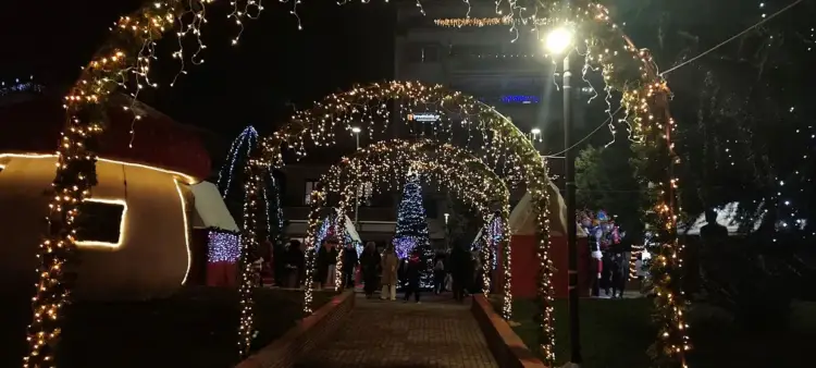 Με φως, μουσική και πλήθος κόσμου άναψε το Χριστουγεννιάτικο Δέντρο στα Γρεβενά! (εικόνες) Με φως, μουσική και πλήθος κόσμου άναψε το Χριστουγεννιάτικο Δέντρο στα Γρεβενά!