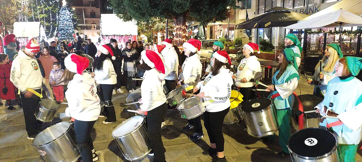 Με φως, μουσική και πλήθος κόσμου άναψε το Χριστουγεννιάτικο Δέντρο στα Γρεβενά! (εικόνες) Με φως, μουσική και πλήθος κόσμου άναψε το Χριστουγεννιάτικο Δέντρο στα Γρεβενά!