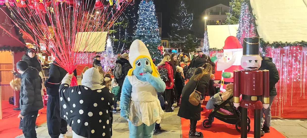 Με φως, μουσική και πλήθος κόσμου άναψε το Χριστουγεννιάτικο Δέντρο στα Γρεβενά! (εικόνες) Με φως, μουσική και πλήθος κόσμου άναψε το Χριστουγεννιάτικο Δέντρο στα Γρεβενά!