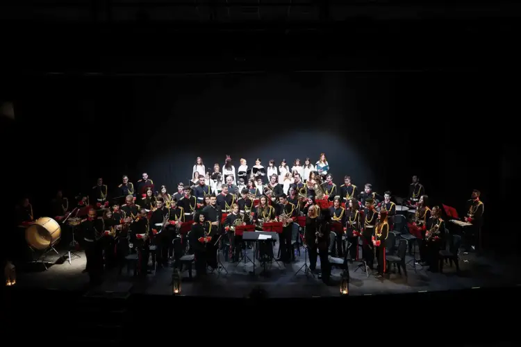 Με "μαεστρία"...Με μεγάλη επιτυχία η Χριστουγεννιάτικη Συναυλία της Φιλαρμονικής Ορχήστρας του Δήμου Κοζάνης «Πανδώρα» Με “μαεστρία”…Με μεγάλη επιτυχία η Χριστουγεννιάτικη Συναυλία της Φιλαρμονικής Ορχήστρας του Δήμου Κοζάνης «Πανδώρα»