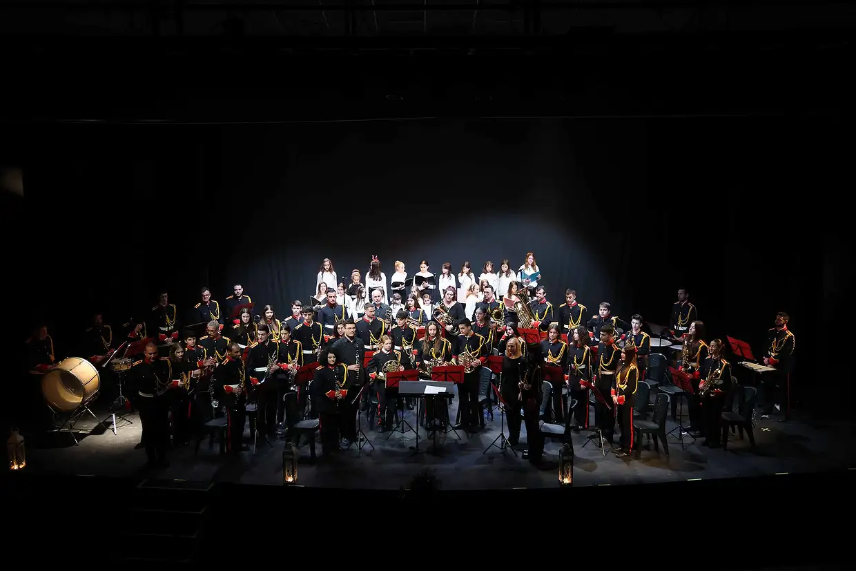 Με "μαεστρία"...Με μεγάλη επιτυχία η Χριστουγεννιάτικη Συναυλία της Φιλαρμονικής Ορχήστρας του Δήμου Κοζάνης «Πανδώρα» Με “μαεστρία”…Με μεγάλη επιτυχία η Χριστουγεννιάτικη Συναυλία της Φιλαρμονικής Ορχήστρας του Δήμου Κοζάνης «Πανδώρα»