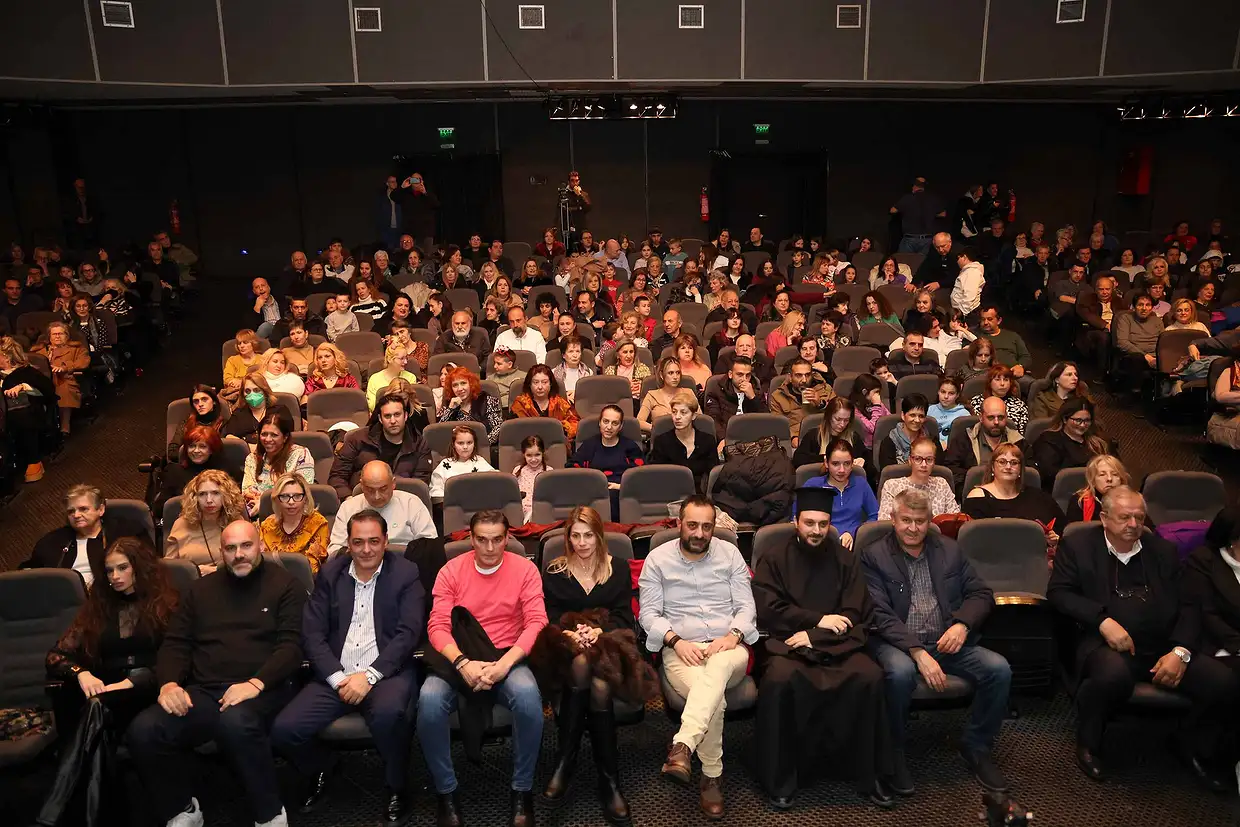 Με "μαεστρία"...Με μεγάλη επιτυχία η Χριστουγεννιάτικη Συναυλία της Φιλαρμονικής Ορχήστρας του Δήμου Κοζάνης «Πανδώρα» Με “μαεστρία”…Με μεγάλη επιτυχία η Χριστουγεννιάτικη Συναυλία της Φιλαρμονικής Ορχήστρας του Δήμου Κοζάνης «Πανδώρα»