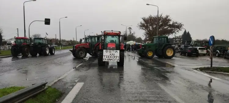 Νέα αγροτικά μπλόκα στη Βόρεια Ελλάδα – Κλιμακώνονται οι αγροτικές κινητοποιήσεις