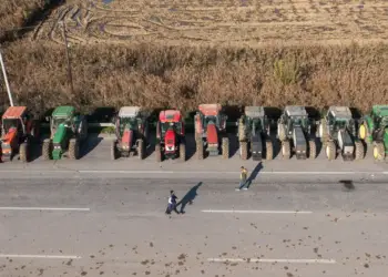 Συμπαράσταση στον αγώνα των αγροτών από το σωματείο συνταξιούχων ΔΕΗ Πυλώνας Συμπαράσταση στον αγώνα των αγροτών από το σωματείο συνταξιούχων ΔΕΗ Πυλώνας