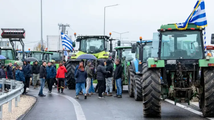 «Συμπαράσταση στον αγώνα των αγροτών» από τον Εμπορικός Σύλλογος Κοζάνης «Συμπαράσταση στον αγώνα των αγροτών» από τον Εμπορικός Σύλλογος Κοζάνης