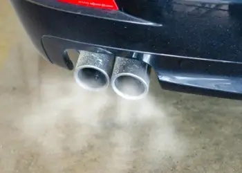 Συμβατικά αυτοκίνητα: Πενταετή παράταση εξετάζει η Ευρωπαϊκή Ένωση