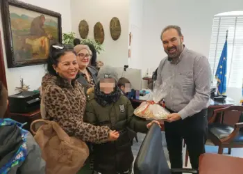 Τον Δήμαρχο Φλώρινας επισκέφτηκαν μαθητές και εκπαιδευτικοί του Ειδικού Δημοτικού Σχολείου Φλώρινας Τον Δήμαρχο Φλώρινας επισκέφτηκαν μαθητές και εκπαιδευτικοί του Ειδικού Δημοτικού Σχολείου Φλώρινας