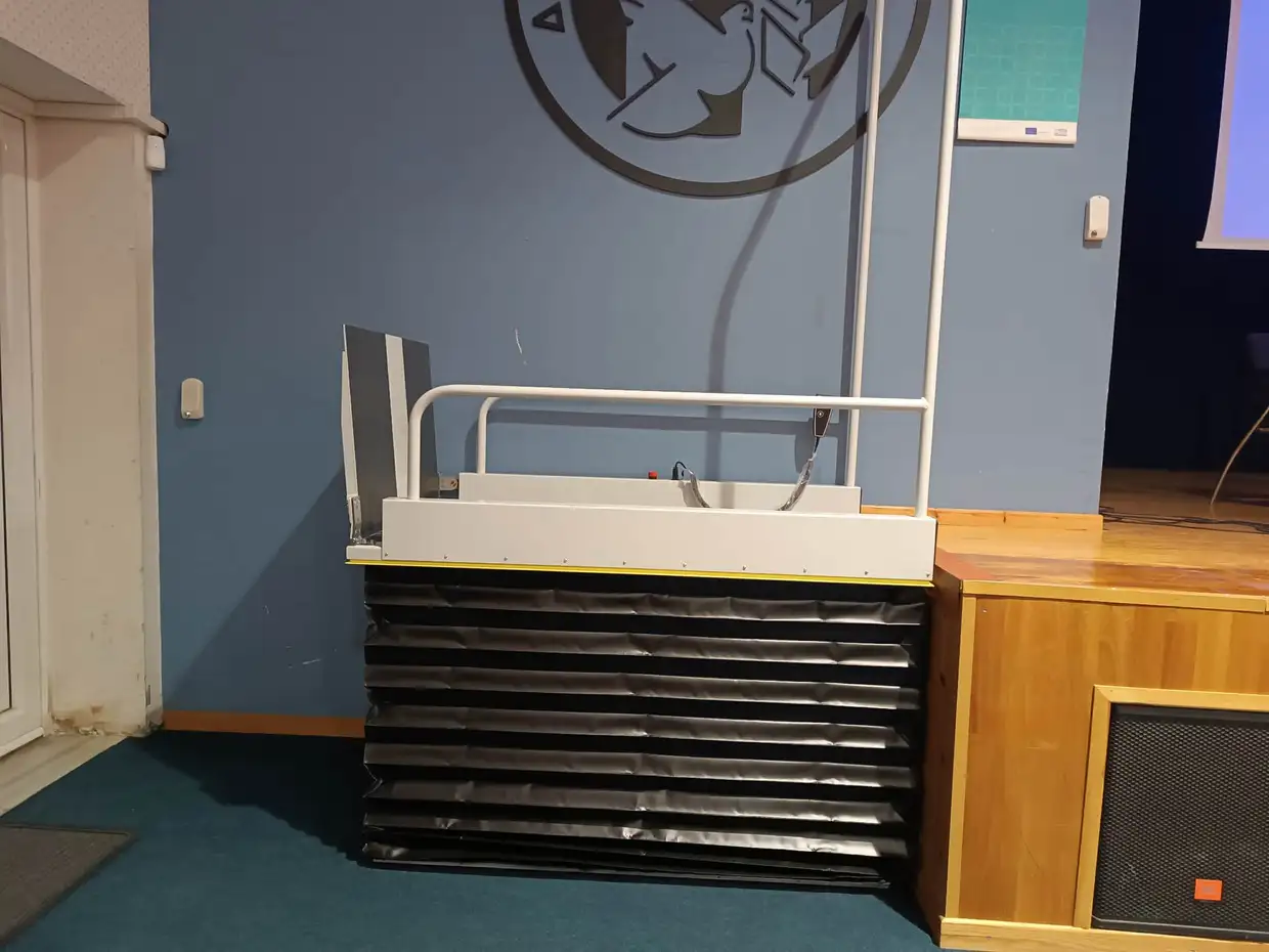 Τοποθέτηση πιστοποιημένης πλατφόρμας κατακόρυφης μεταφοράς ΑμεΑ στην Αίθουσα Πολλαπλών Χρήσεων του Δήμου Φλώρινας