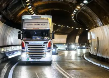 Ο θάνατoς στο τιμόνι από ανακοπή έρχεται να αναδείξει τα σοβαρά προβλήματα που αντιμετωπίζουν οι εργαζόμενοι στον κλάδο Ο θάνατoς στο τιμόνι από ανακοπή έρχεται να αναδείξει τα σοβαρά προβλήματα που αντιμετωπίζουν οι εργαζόμενοι στον κλάδο