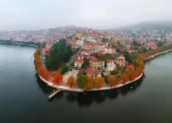 Ξενοδόχοι Καστοριάς: Έως 30% ακυρώσεις λόγω των αγροτικών μπλόκων Ξενοδόχοι Καστοριάς: Έως 30% ακυρώσεις λόγω των αγροτικών μπλόκων